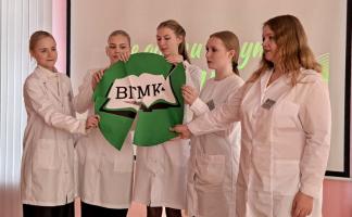 В Витебском медколледже состоялось посвящение в учащиеся и вручены стипендии от профсоюза 